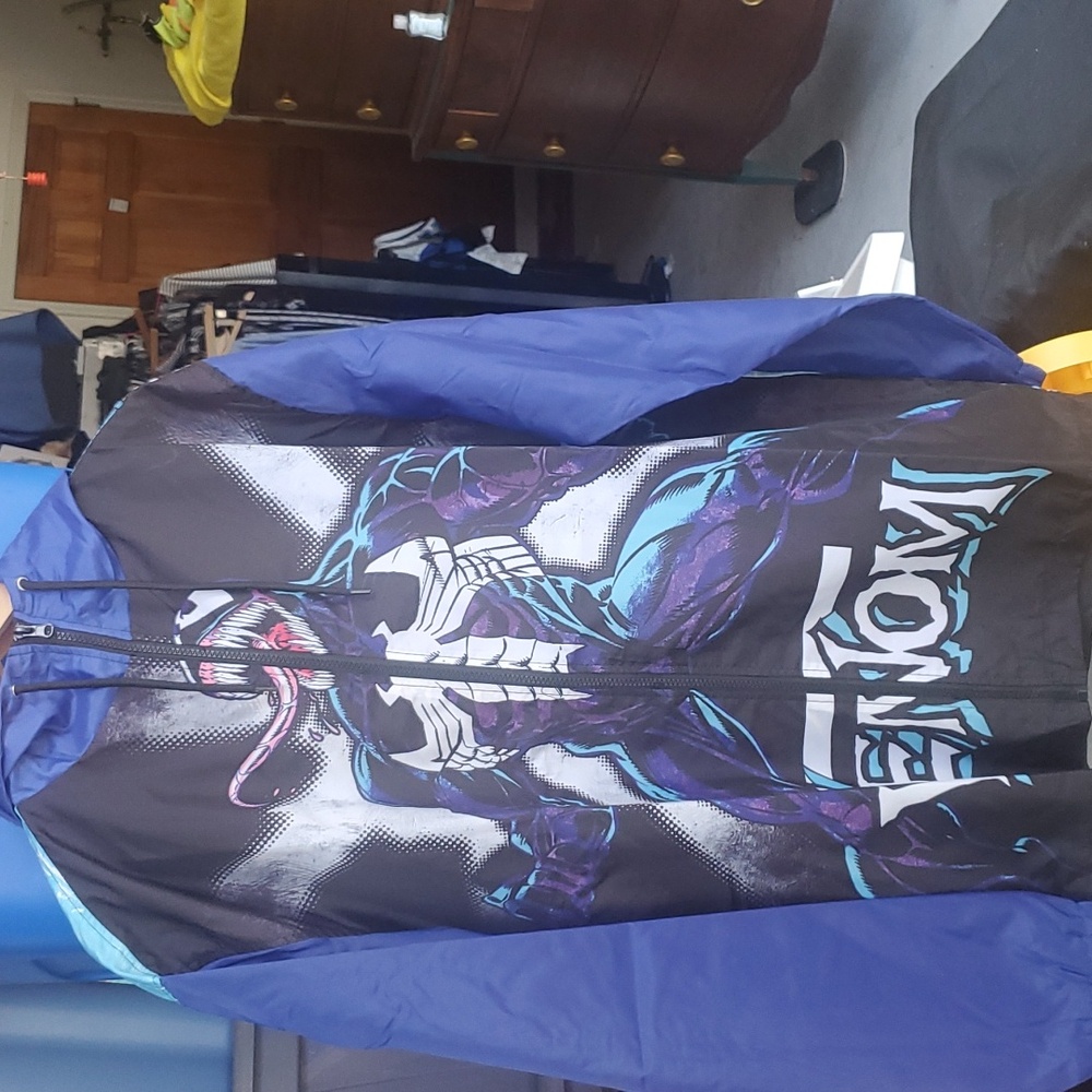 NWT Marvel Spiderman Venom Graphic Hooded Full Zip Windbreaker Light Jacket LRG